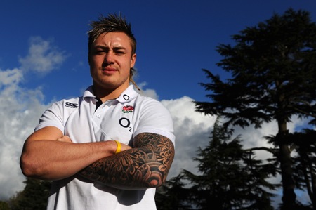 Nowell debut pose std